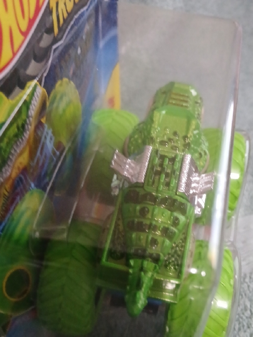 Monster Trucks Crocovile - Green Hot WHEELS Truck - Picture 3 of 5